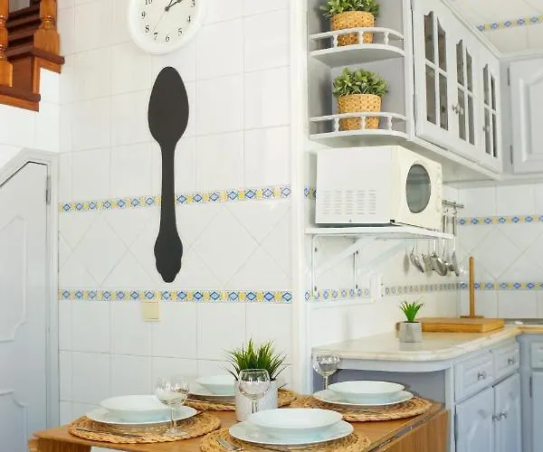 Ascensor House Tatil Evi